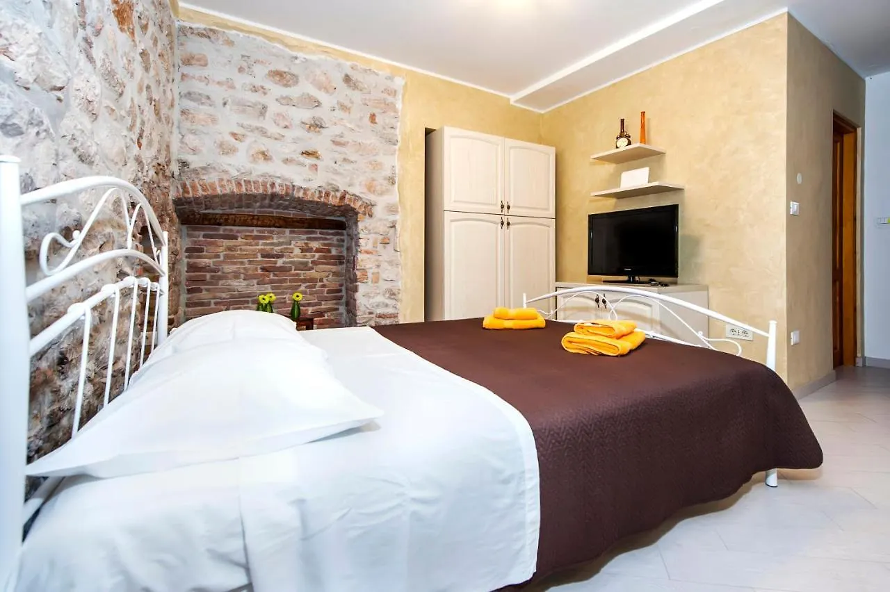 Studio Deamicis Of Downtown Rovinj Lägenhet